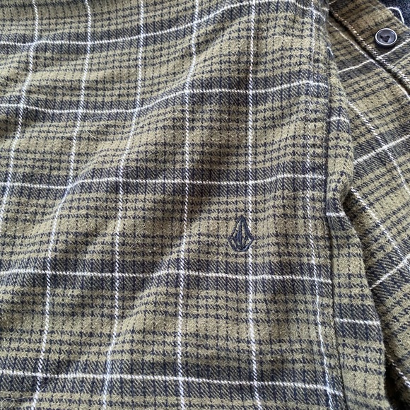 Volcom Flannel - Picture 3 of 4